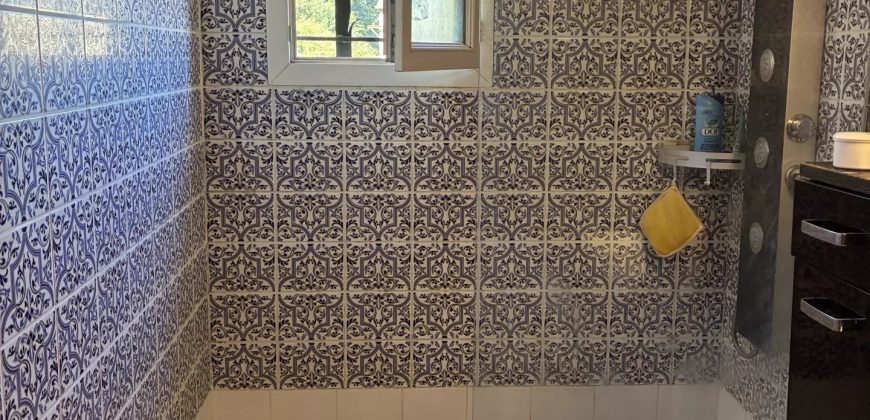 Maison de ville à vendre à Nice La Trinité – Calme, confort et proximité des commodités