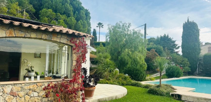NEW ! Bas Colle-sur-Loup / Villeneuve-Loubet – superbe Villa 7P calme piscine terrain 1185m2 SUD et OUEST.
