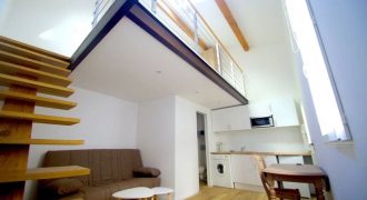 A louer Proche Port de Nice – Appartement 2 pièces Meublé en duplex dans maison de plein pieds donnant au calme sur cours intérieure