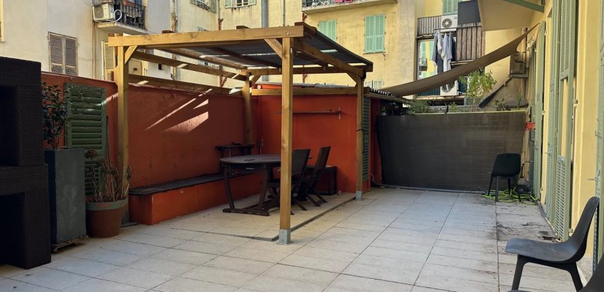 RARE Le Port ! top emplacement grand 2P  avec terrasse de 43 m² — Port de Nice