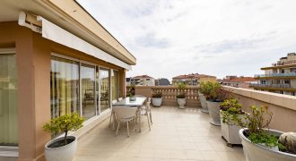 Magnique Appartement Penthouse – 4 pièces avec terrasse de 60 m2 en Dernier Etage