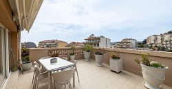 Magnique Appartement Penthouse – 4 pièces avec terrasse de 60 m2 en Dernier Etage