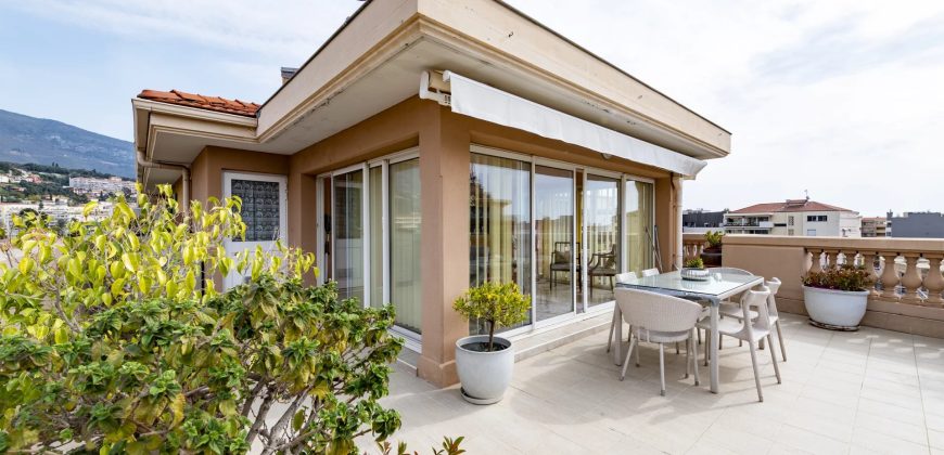 Magnique Appartement Penthouse – 4 pièces avec terrasse de 60 m2 en Dernier Etage