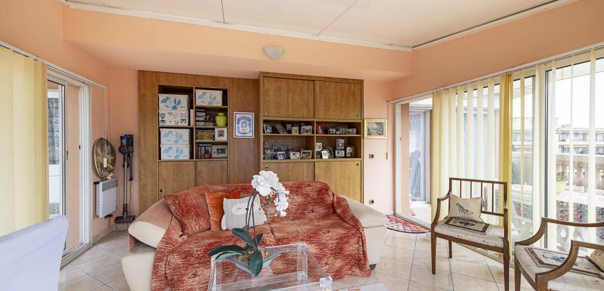 Magnique Appartement Penthouse – 4 pièces avec terrasse de 60 m2 en Dernier Etage