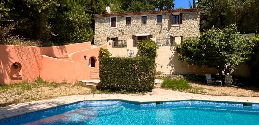 NICE – RIMIEZ | Élégante propriété de caractère dans un domaine privé
