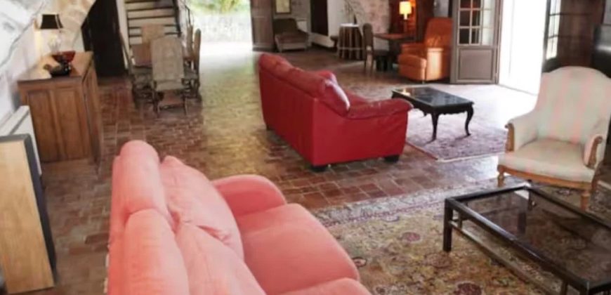NICE – RIMIEZ | Élégante propriété de caractère dans un domaine privé