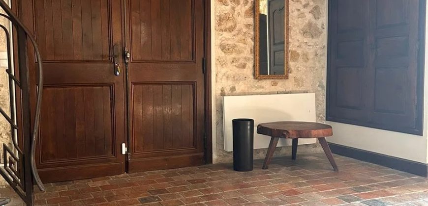 NICE – RIMIEZ | Élégante propriété de caractère dans un domaine privé