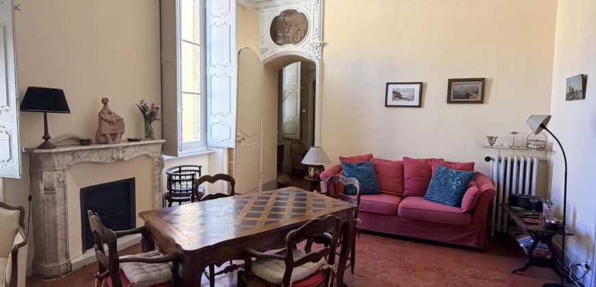 NICE Vieux-Nice – Appartement 4P de 98m2 , vue exceptionnelle, étage ascenseur, calme