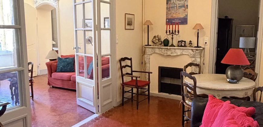 NICE Vieux-Nice – Appartement 4P de 98m2 , vue exceptionnelle, étage ascenseur, calme