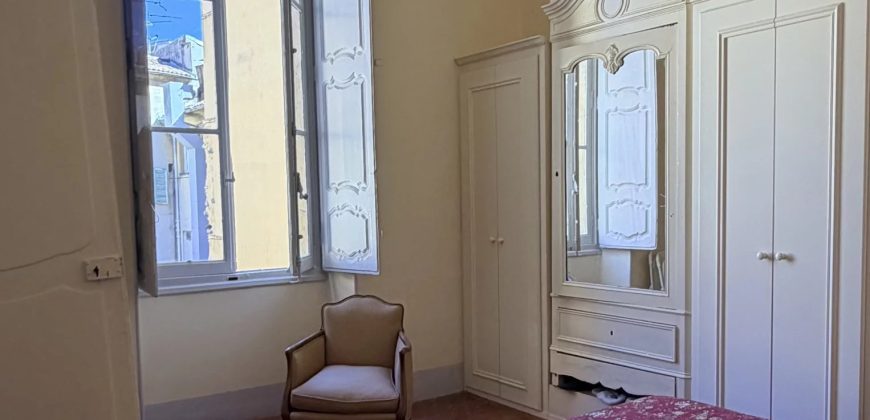 NICE Vieux-Nice – Appartement 4P de 98m2 , vue exceptionnelle, étage ascenseur, calme